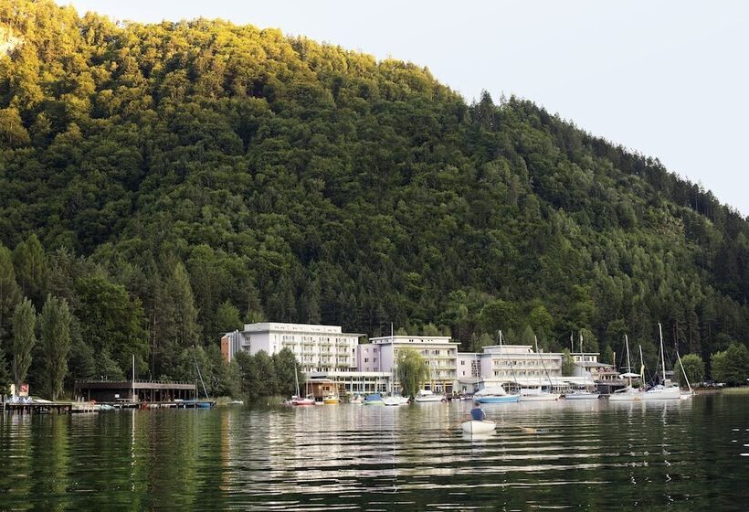 هتل Robinson Landskron