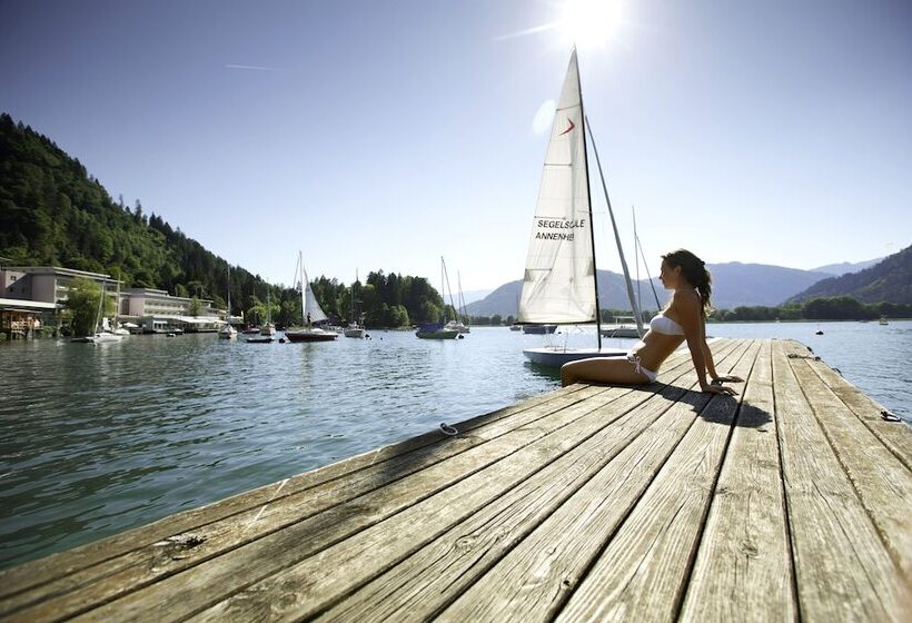 هتل Robinson Landskron