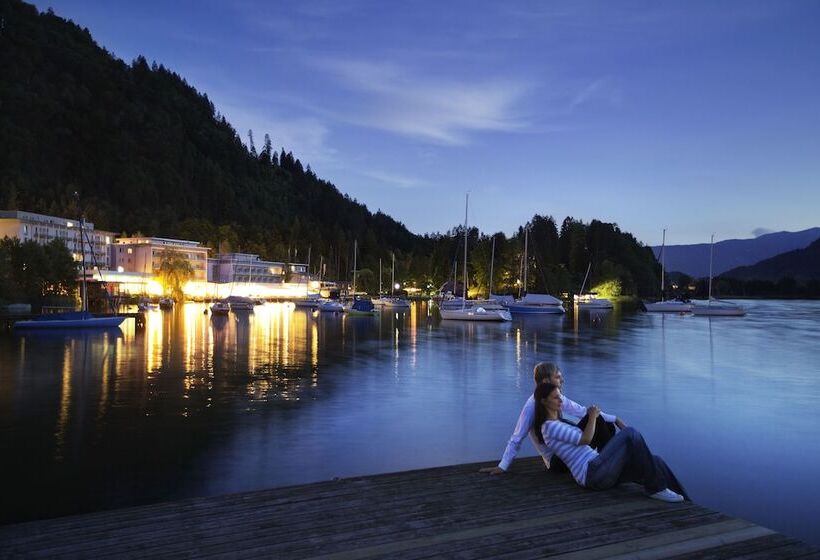 هتل Robinson Landskron