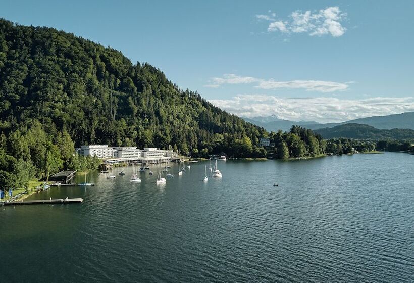 هتل Robinson Landskron