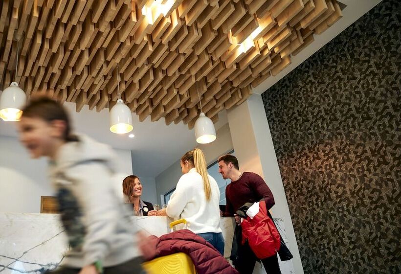 هتل Robinson Landskron