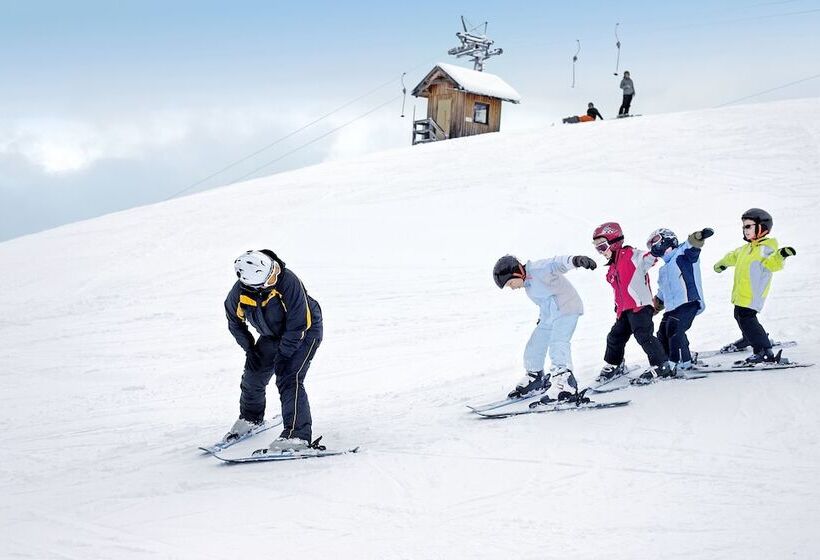 هتل Robinson Landskron