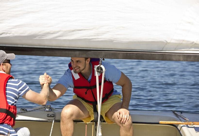 هتل Robinson Landskron