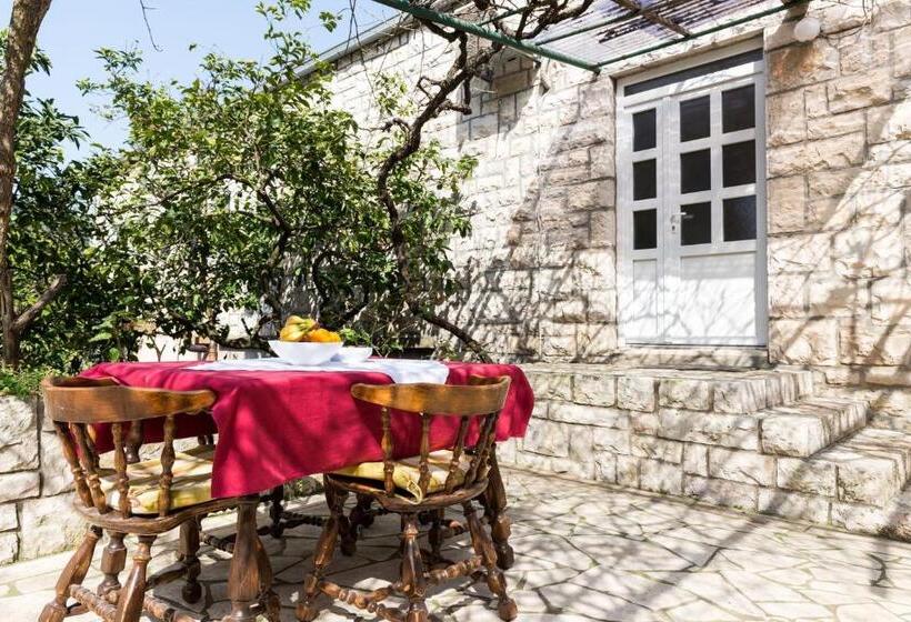 בית מלון כפרי Rooms Karla