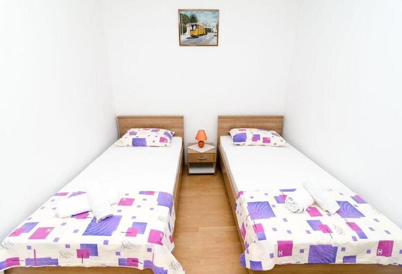 בית מלון כפרי Rooms Karla