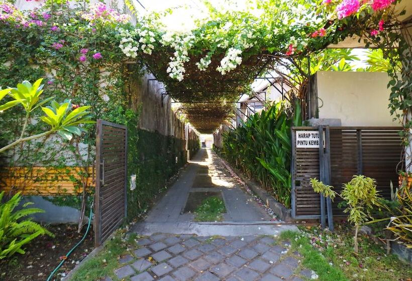 Отель Sayang Residence 2