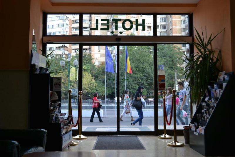 هتل Sir Lujerului