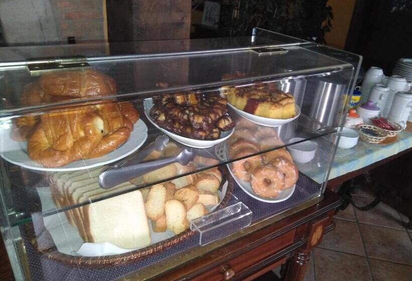 هتل Trisileja En Puente Romano