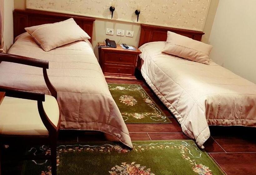 בית מלון כפרי Vila Sigal Pogradec