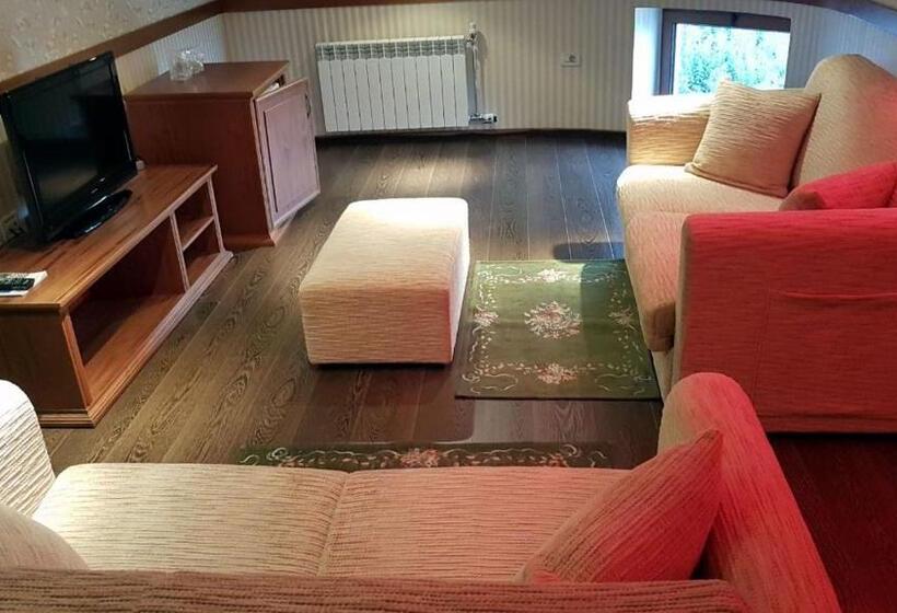 בית מלון כפרי Vila Sigal Pogradec