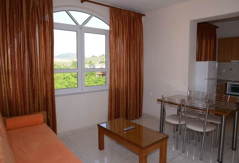 Maria S Filoxenia Suites