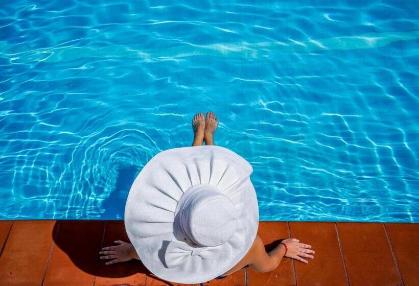 استراحتگاه Gh Campoverde Village