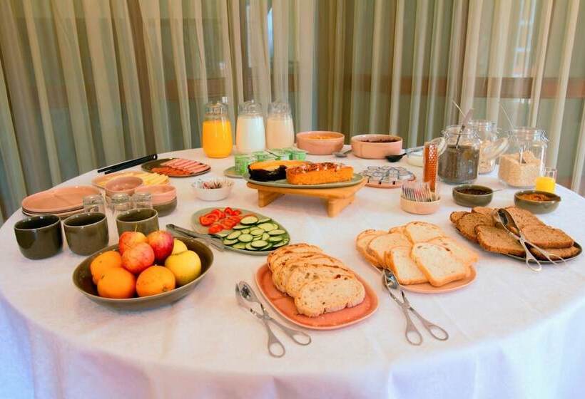 Wot Sintra Sarrazola