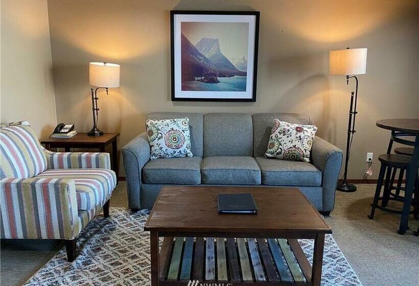 Grandview Lake Chelan  Waterfront View, Pool, Hot Tub, Golf, 1 Min To Downtown