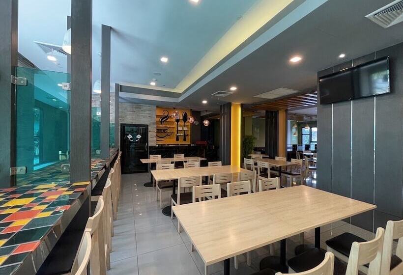 Arthitaya Green Nature Hotel & Lakkhana Poolside Resort