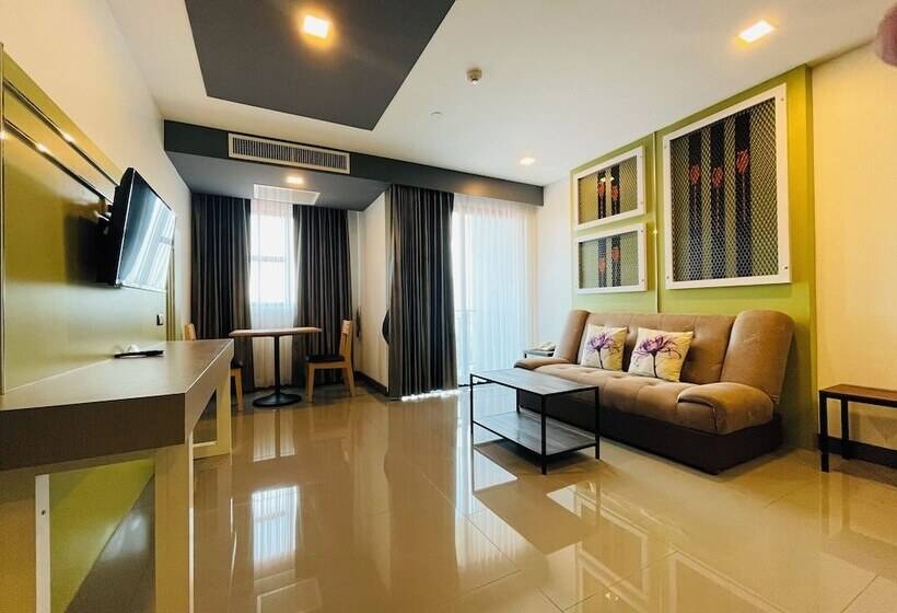 Arthitaya Green Nature Hotel & Lakkhana Poolside Resort