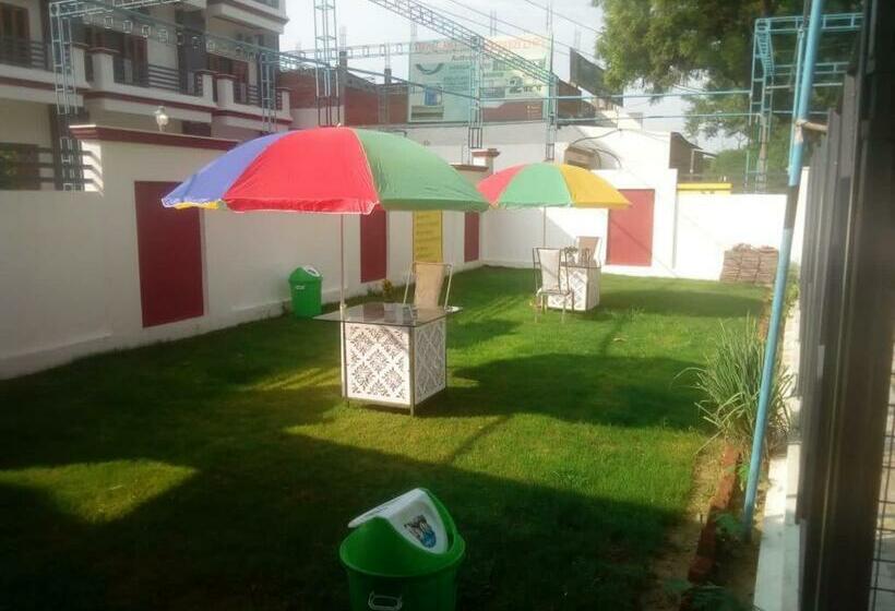 فندق Kushmanda Greens