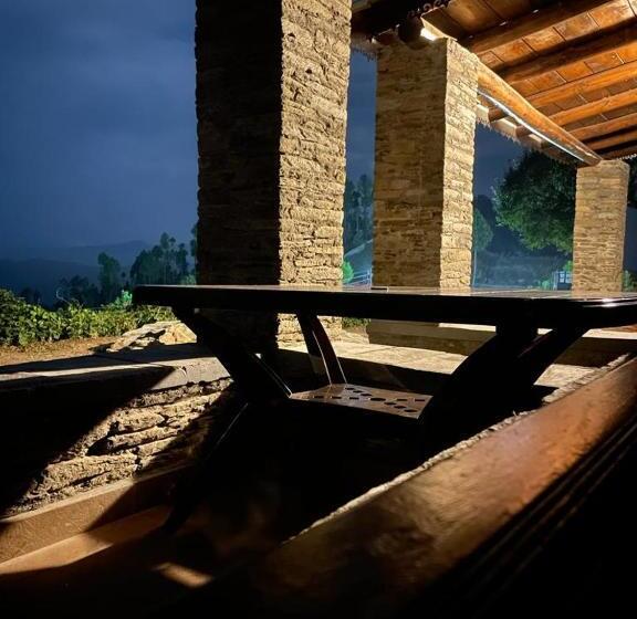 ホテル Meraki Huts