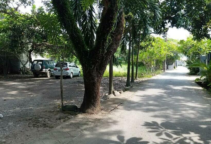 호텔 Oyo 90852 Madani Guesthouse