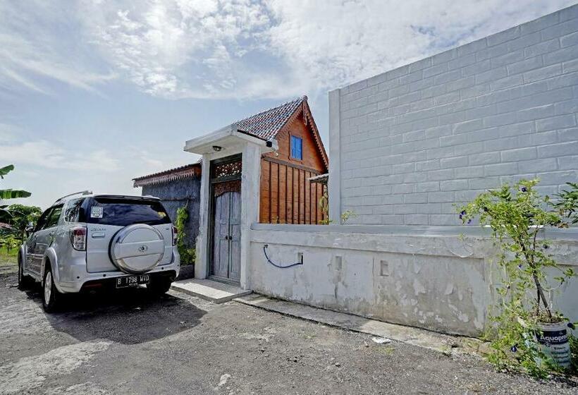 فندق Oyo 90855 Teras Keong Canggu