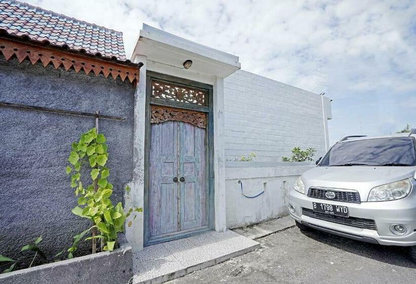 فندق Oyo 90855 Teras Keong Canggu