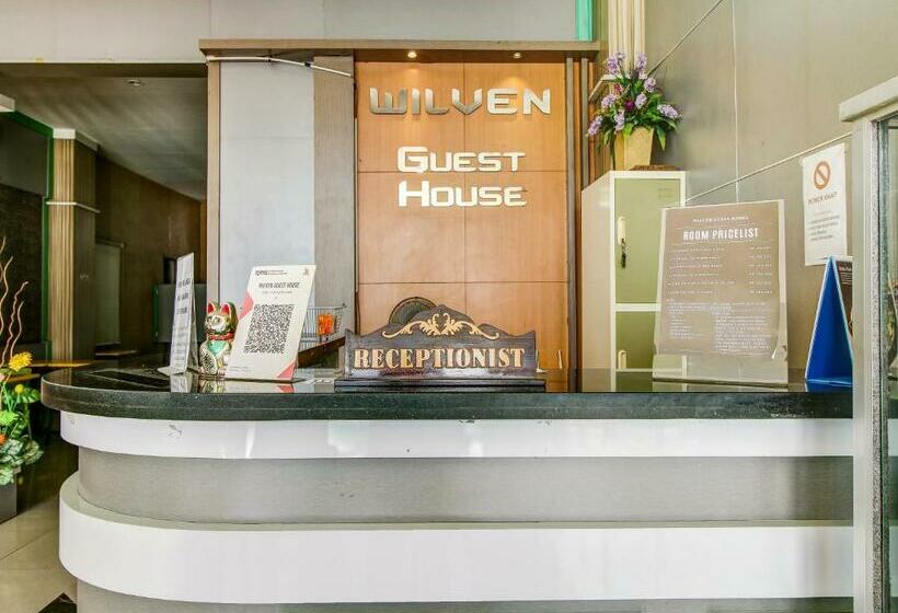 فندق Reddoorz At Jalan Emmy Saelan Palu