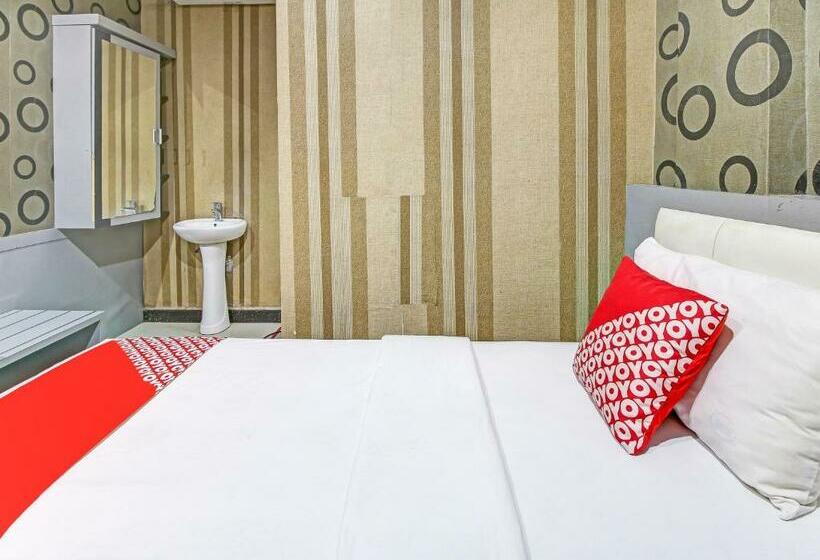 فندق Reddoorz At Jalan Emmy Saelan Palu