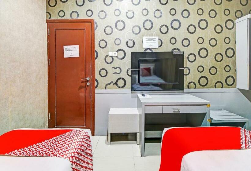 فندق Reddoorz At Jalan Emmy Saelan Palu