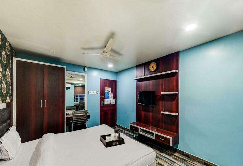 فندق Oyo Townhouse 768 Golden Town House