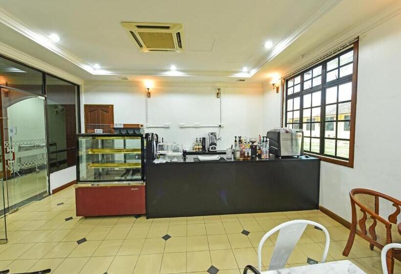 فندق Super Capital O 90434 Marmoris House