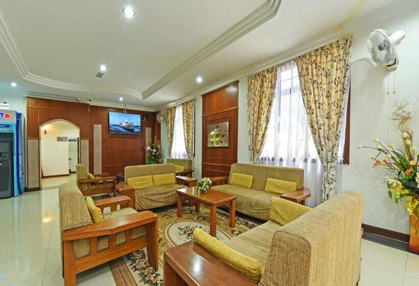 فندق Super Capital O 90434 Marmoris House