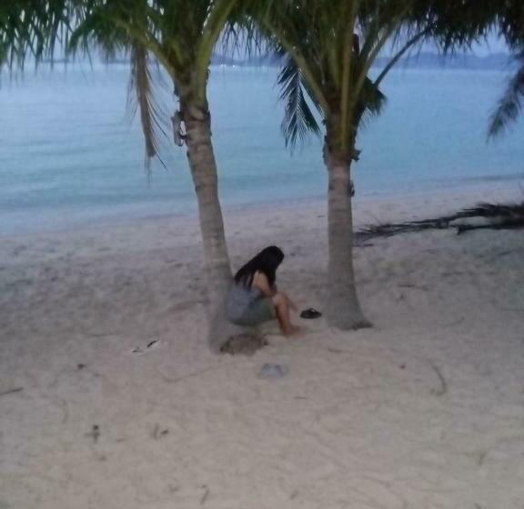 Пансион Coco Sea Bangpo Resort