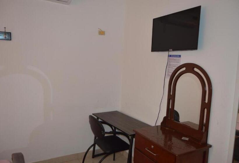 پانسیون Hostal El Naufrago 2