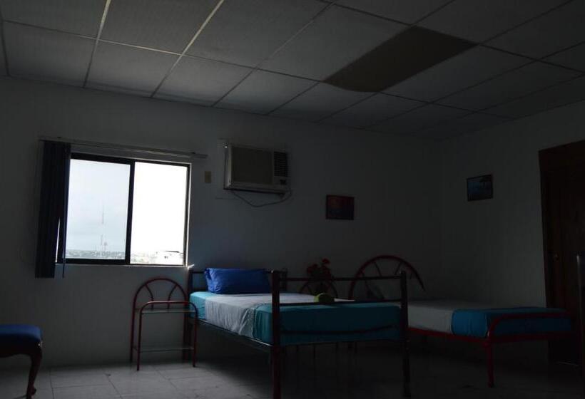 پانسیون Hostal El Naufrago 2