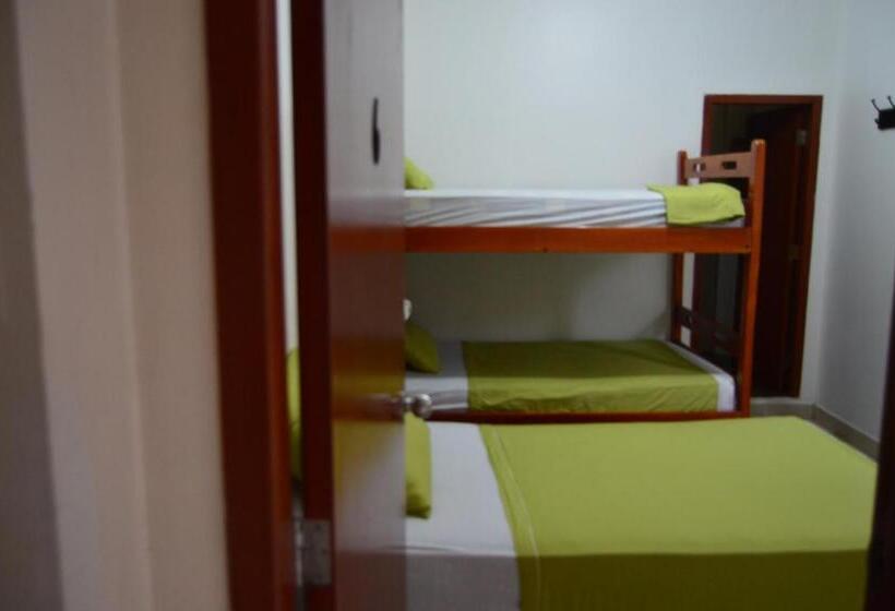 پانسیون Hostal El Naufrago 2