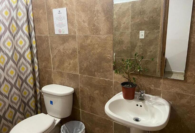 بنسيون Hostel Travelers Chitre