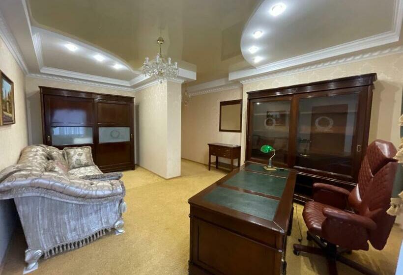 פנסיון Old School Villa