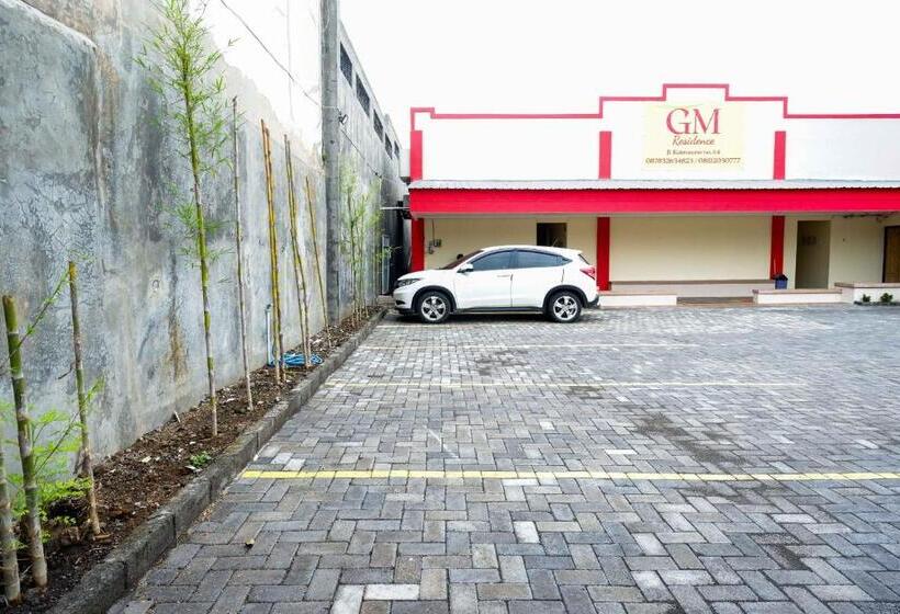 ユースホステル Reddoorz Near Tugu Muda Semarang