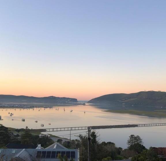 住宿加早餐  De View