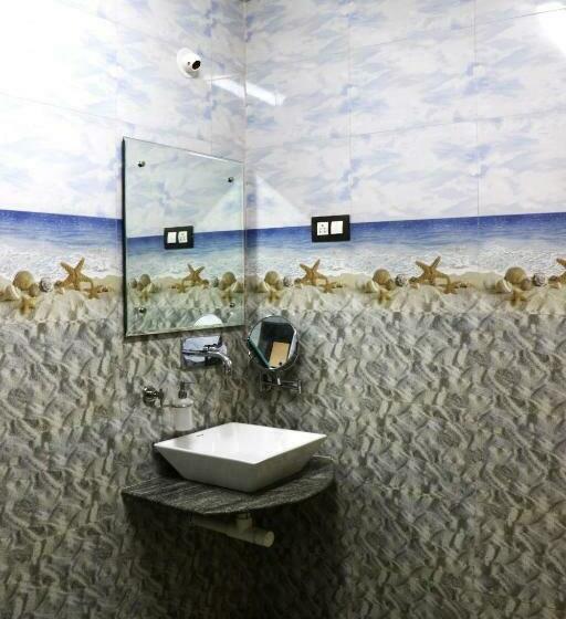 Bed and Breakfast Treebo Majestic Palms, 2 Km From Colva Beach