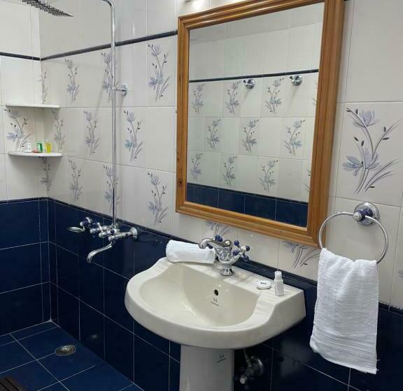 مبيت وإفطار The Edgeworth