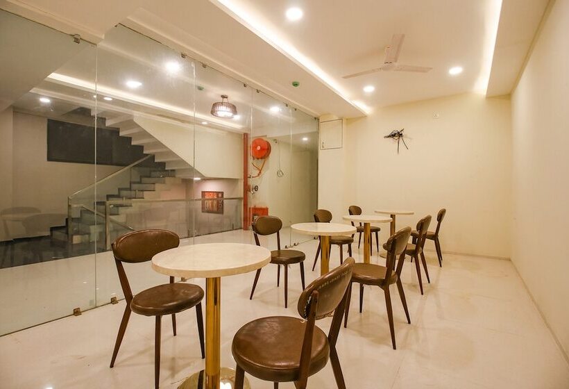 Fabhotel Divine Casa