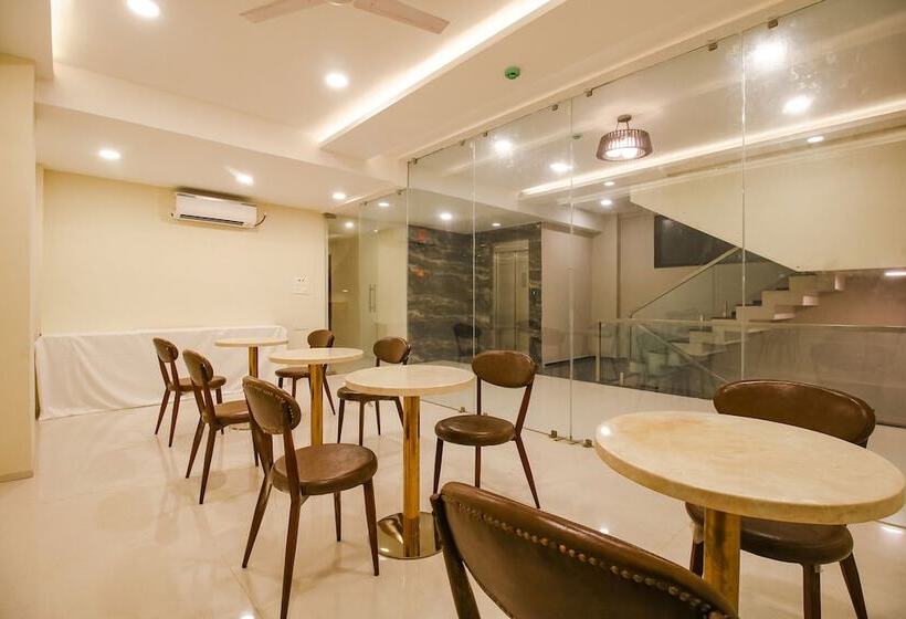 Fabhotel Divine Casa