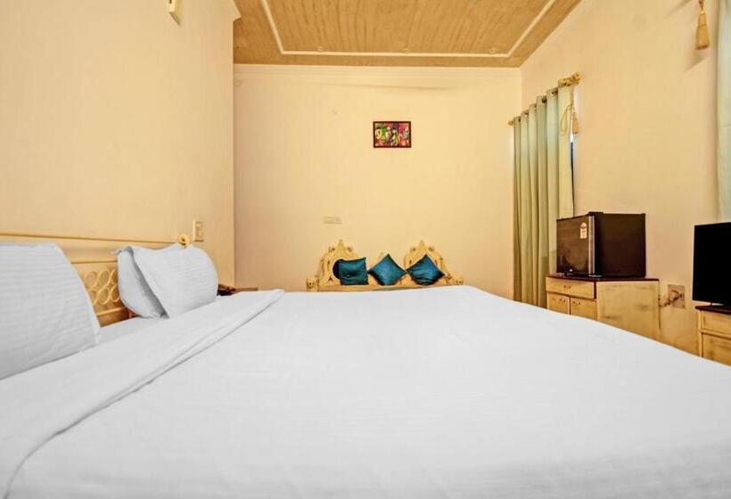 Hotel Collection O  Twilight Classic