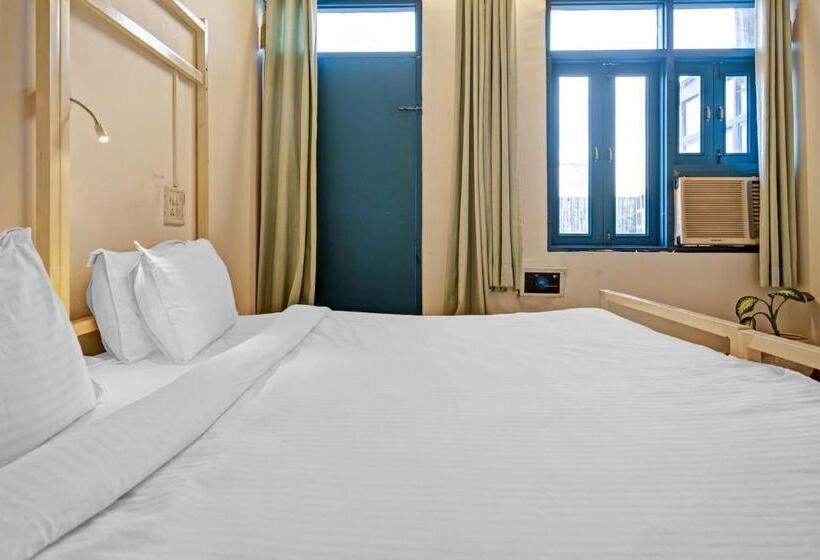 Hotel Collection O  Twilight Classic