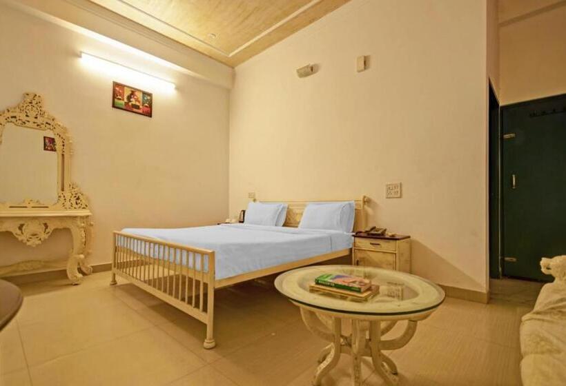 Hotel Collection O  Twilight Classic