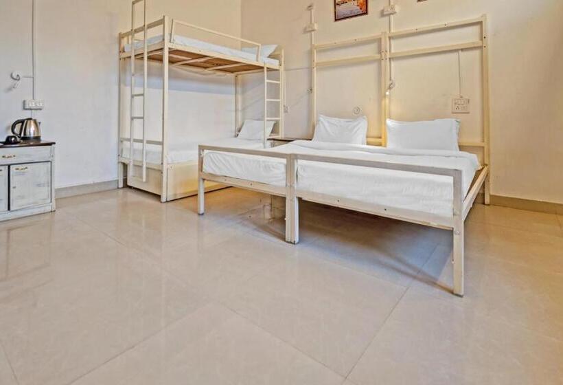 Hotel Collection O  Twilight Classic