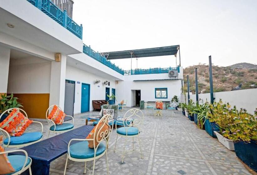 Hotel Collection O  Twilight Classic