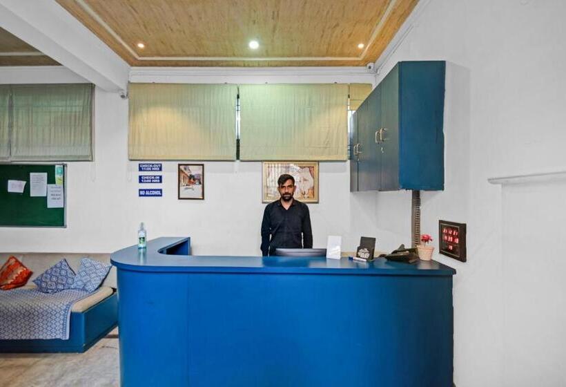 Hotel Collection O  Twilight Classic