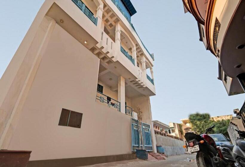 Hotel Collection O  Twilight Classic